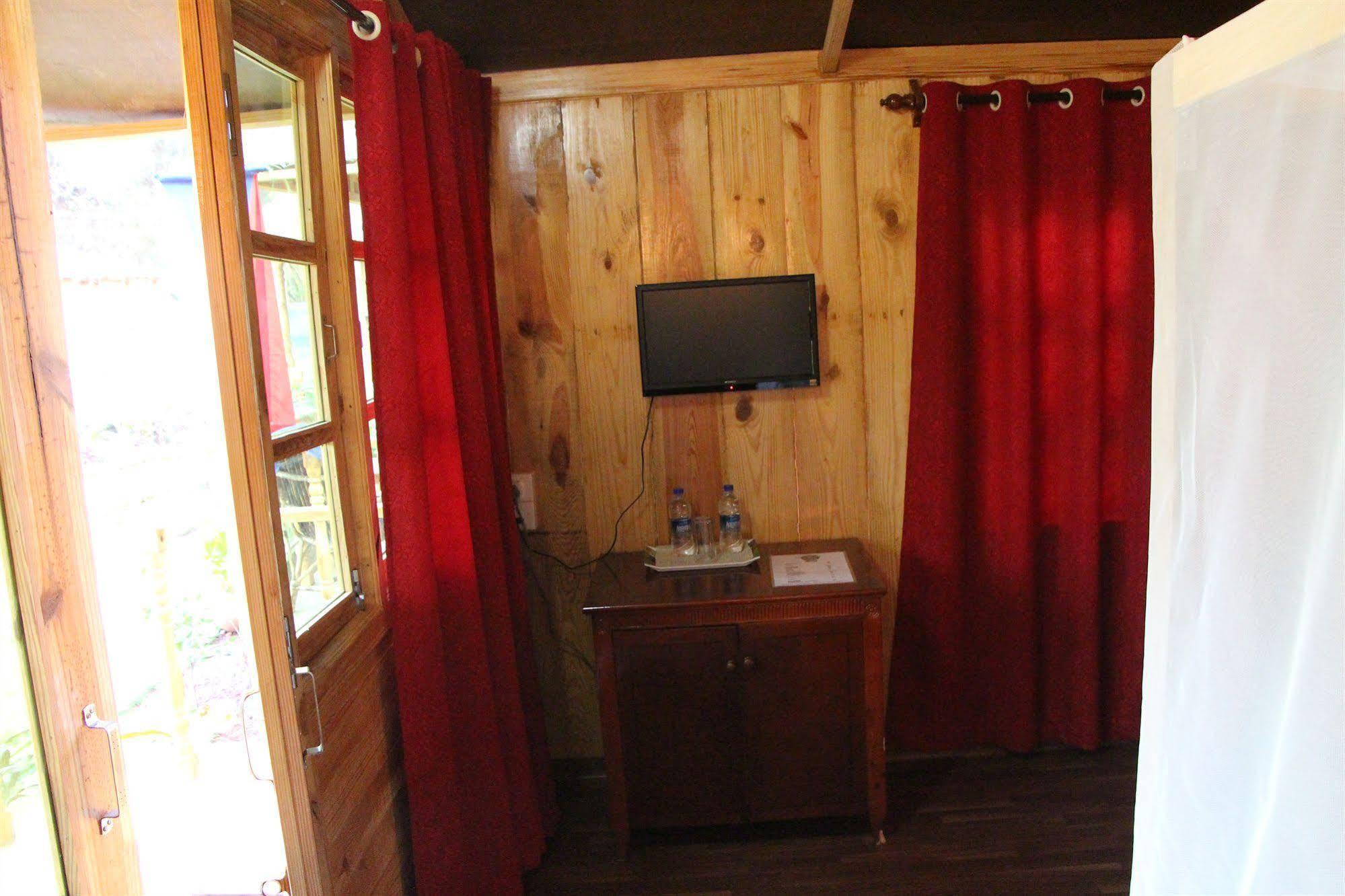 Neptune Point Premium Cottages Палолем Екстериор снимка